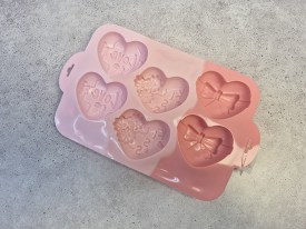 Molde silicona tricolor rosa 6 corazones decorados relieve
